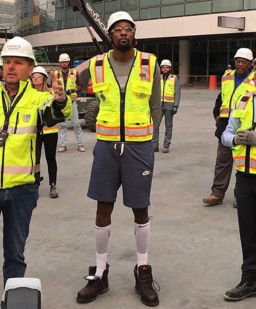 强对话中屡 强对话中屡